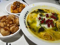 -渝是乎酸菜鱼(龙旗购物中心店)