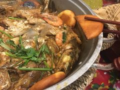 -闯关东东北农家菜(崂山石老人店)