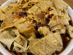 炝豆皮-三鞭一花·独一处·元英砂锅(海光寺店)