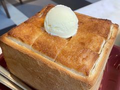 珍宝蜂蜜厚多士（配雪糕）-港丽餐厅(高德置地店)