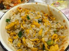 六个蛋炒饭-辣螃铠盆盆蟹大排档(总店)