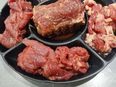 -啊美丽炭火烤肉(滑翔一店)