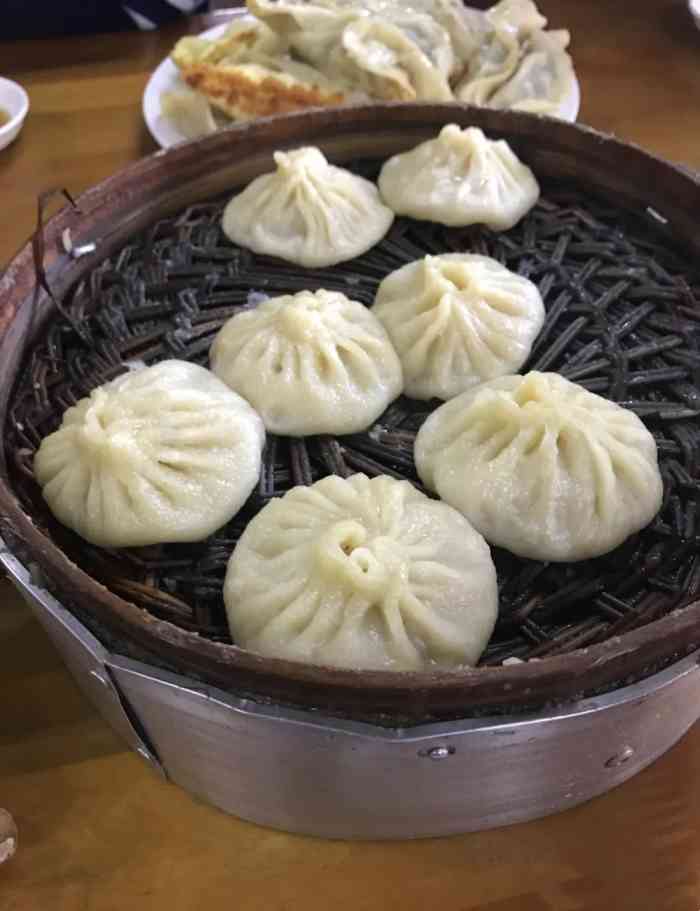 小街锅贴(西工饭庄七分店)-"这家店是西工那家店的分店,在东方医院