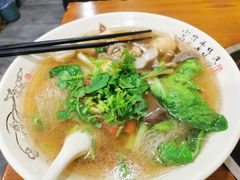 -牛小隆牛肉面馆(四牌楼店)