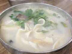 -吕记清真美食城(永兴服装街店)
