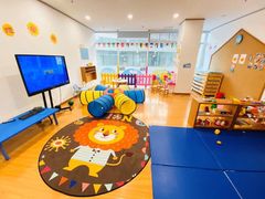 -抱抱熊托育中心(大悦城店)