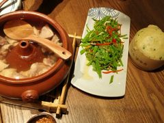 -云海肴·汽锅鸡·云南菜(天山百盛优客店)