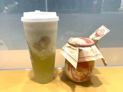 芒芒甘露酸奶瓶-喜茶(广州中山六路店)