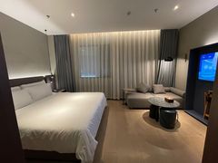 -舍居智能酒店(深圳宝安翻身地铁站店)