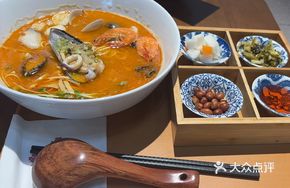 Premium Seafood Shrimp Noodle Soup