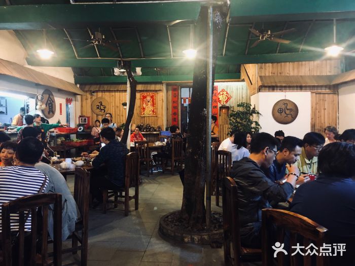 和记菜馆大堂图片