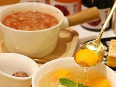 枇杷雪梨银耳羹-炖物24章·顺时轻养茶(杭州大厦店)