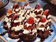 草莓忌廉华夫饼-BE BRIGHT KITCHEN(正佳广场店)