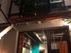 -Cuc Gach Quan Restaurant