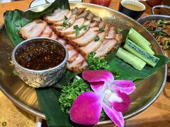 -老滇山寨•云南特色菜•地方菜•民族风情歌舞表演(金碧店)