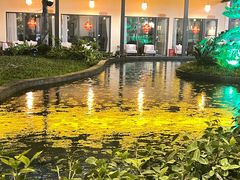 -茅草房·河畔园林火锅