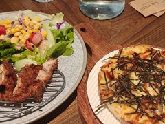 多汁鸡腿佐沙拉底-miss pizza