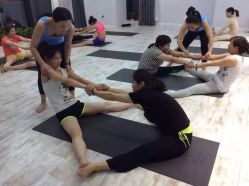 -OM瑜伽教练培训学院