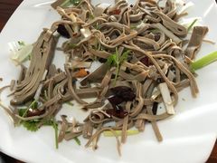 -溢心园香河肉饼总店