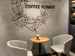 用餐区-瑞幸咖啡(时代TIT广场店)