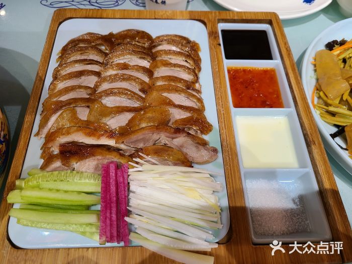 满圆薄春饼(天河城店)-满园烤鸭-菜-满园烤鸭图片-天津美食-大众点评