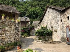 -高荡千年布依古寨旅游景区