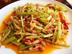 火爆仔姜红椒牛肉丝-不相离盐帮菜(郎园店)