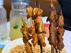 -肥肥虾庄·金牌油焖大虾(汉街SKP店)