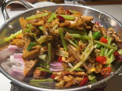 干锅手撕鸡-小凤庭·地道湖北菜武昌鱼·藕汤(38年黄鹤楼店)