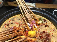 -两三事小郡肝串串香火锅(桂庙店)