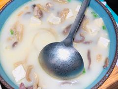 回民羊杂汤-塔哈尔·新疆盛宴(城西银泰店)