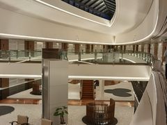 -上海滴水湖皇冠假日酒店