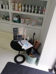 -黑奥秘脱发白发中心