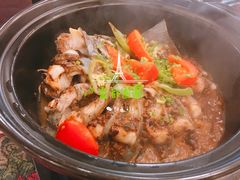 -刘姐啤酒鱼民族演艺餐厅(西街总店)