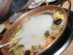 -洱火云南酸菜牛肉火锅(石景山当代商城店)