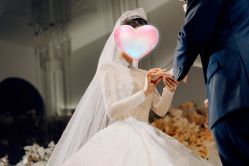 点击看大图 -Renee芮亦婚纱