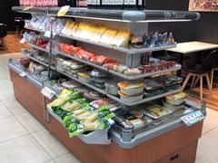 -全家便利店(江湾镇站店)