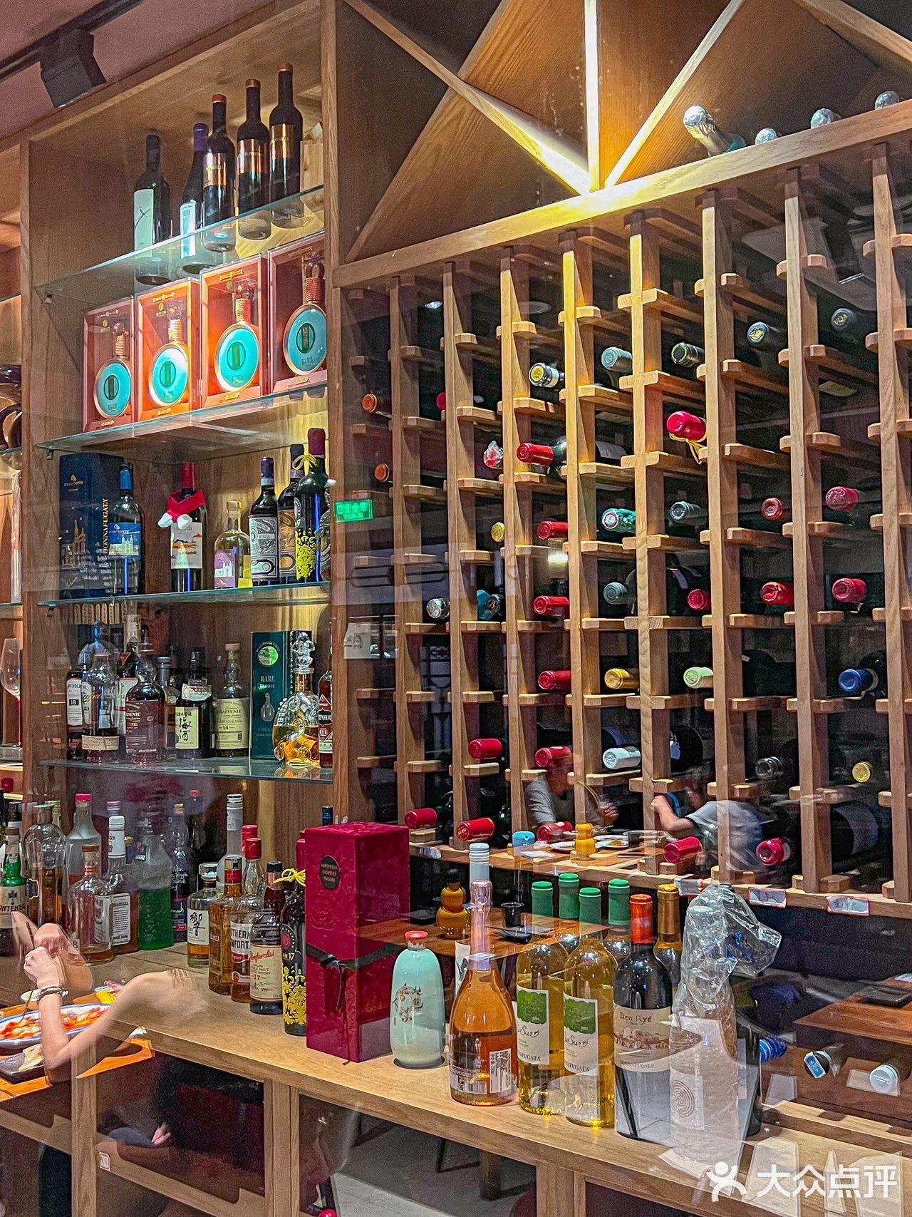 永远爱中式小酒馆的氛围感[色]