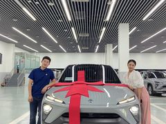 -蔚来体验中心(北京亦庄店)