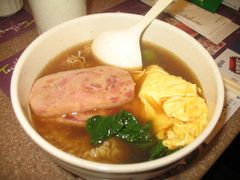 火腿蛋公仔面-太兴烧味餐厅(宝明大厦店)