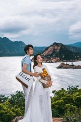-现代经典婚纱摄影