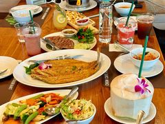 -Chom Cafe and Restaurant