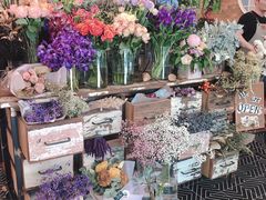 -FLOVIE FLORIST CAFE