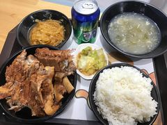 招牌酱骨饭-七饭七排骨饭(伊势丹滨海店)