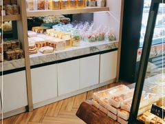面包甜点陈列柜-华丰贺氏(营迹店)