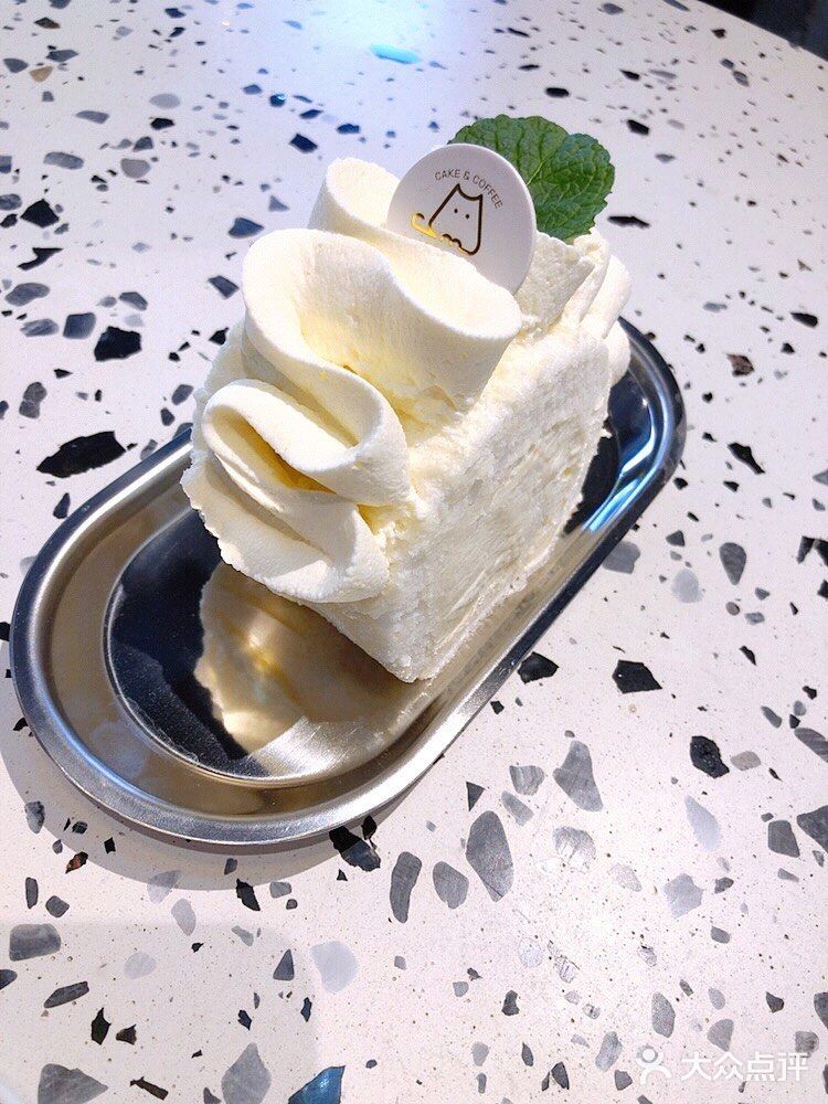 地理位置：第一楼街阿波罗KTV对面