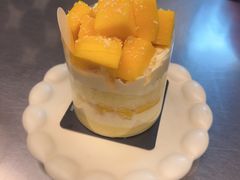 -W COLLECTIVE  DESSERT SHOP