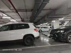 -中山公园-龙之梦停车场