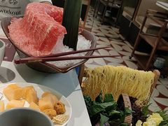 -洪氏嗨捞·广东猪肚鸡·椰子鸡火锅(西咸万象城店)
