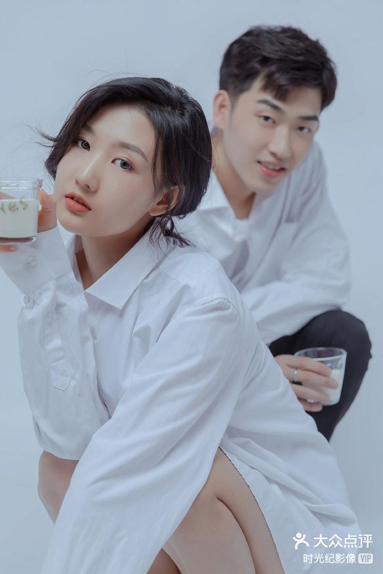 室内情侣写真集